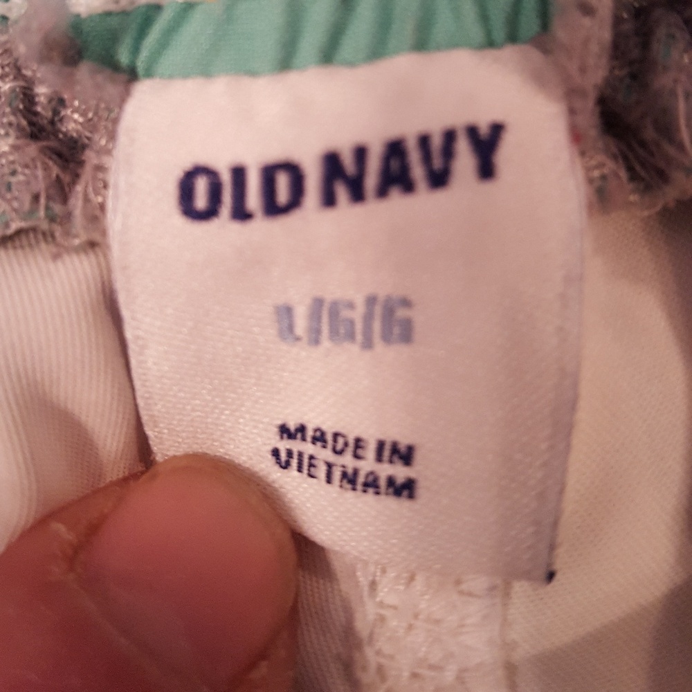 Old Navy Mens swim trunks - Picture 2 of 3